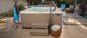 HotSpring-Limelight-2018-Pulse-AlpineWhite-Sable-Lifestyle-Group-Accessories-Extended-Sized